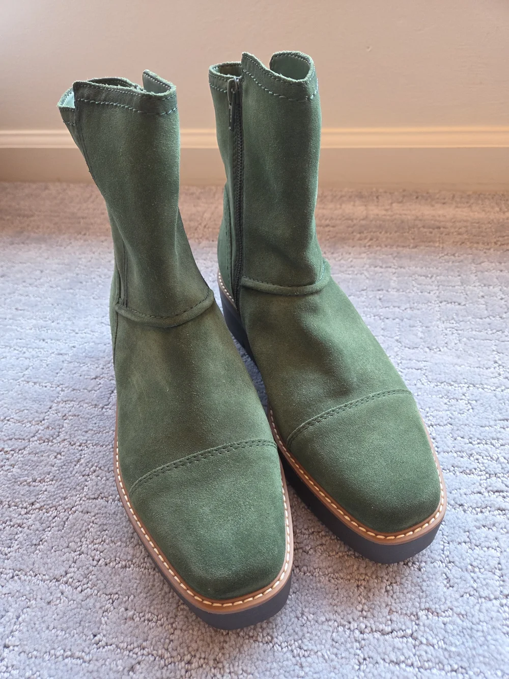 Naturalizer Wylie Green Suede Platform Ankle Boots
